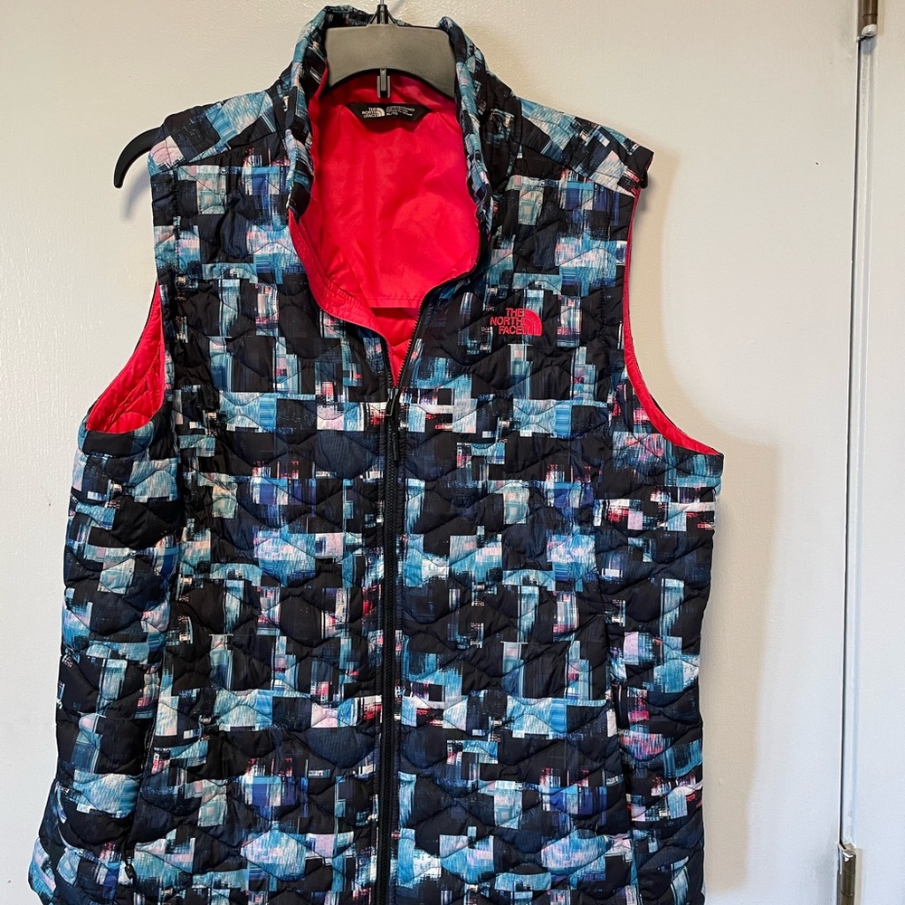 The North Face Women’s Vest, size XL *Bright multi-colored with pink interior